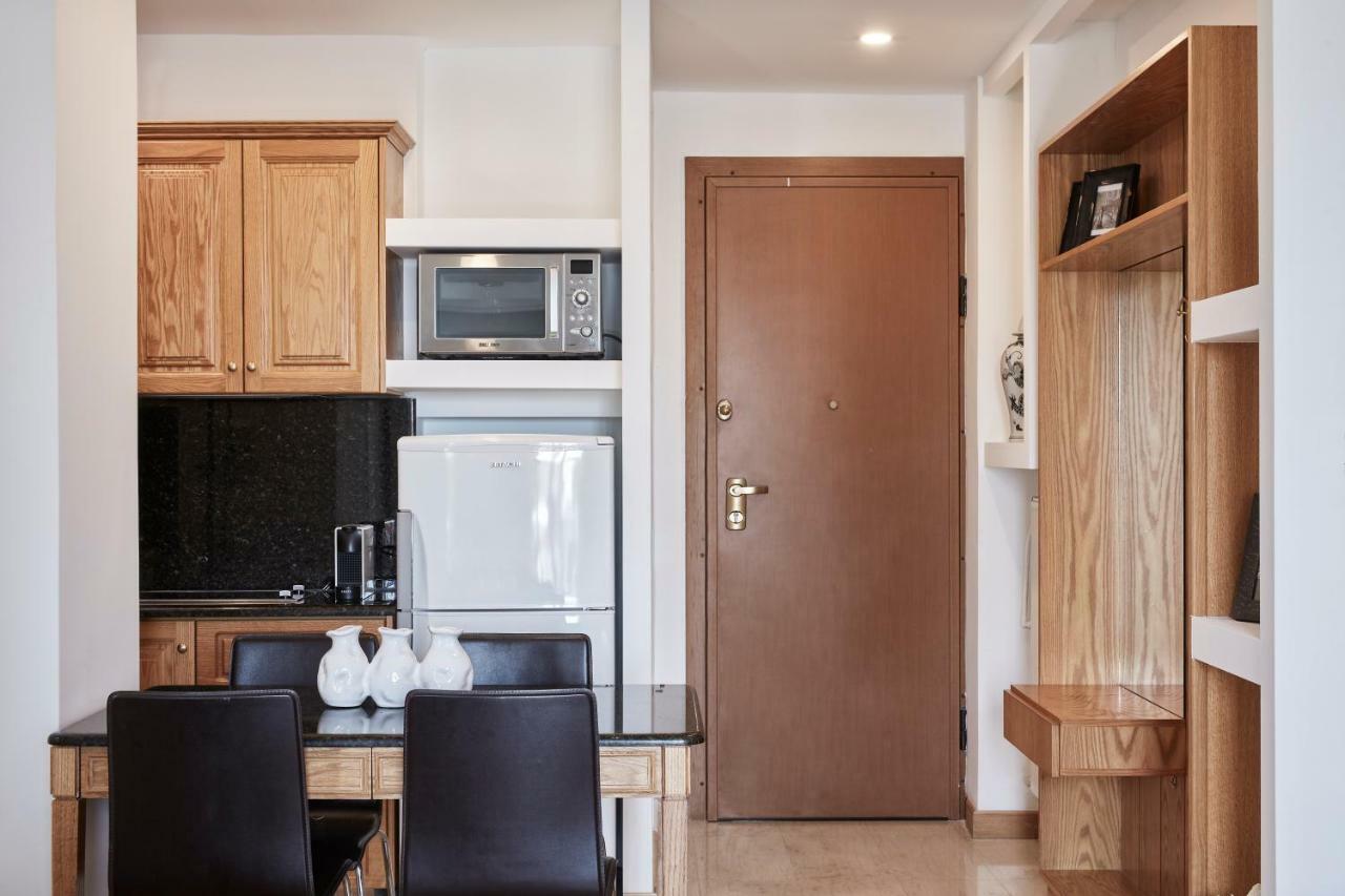 Chic One Bd Apartment With Hilton View 아테네 외부 사진