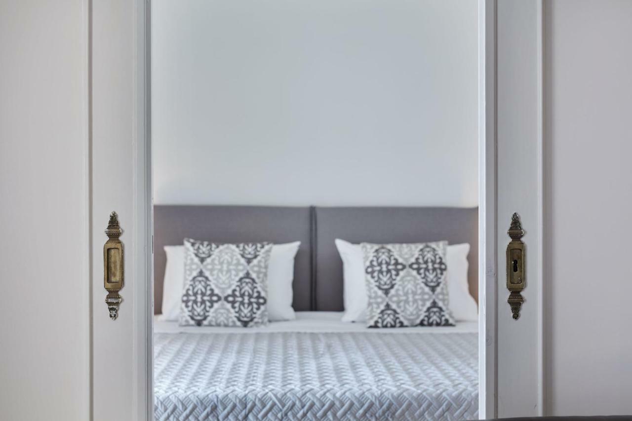 Chic One Bd Apartment With Hilton View 아테네 외부 사진